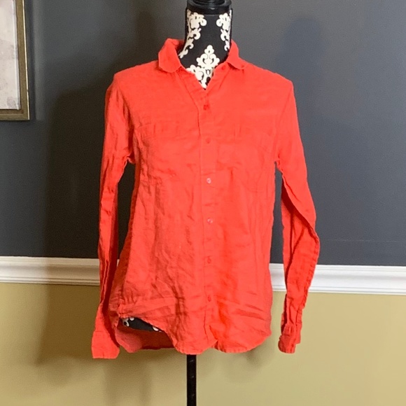GAP Tops - 💥5/$25💥 GAP Coral Orange 100% Linen Button Up